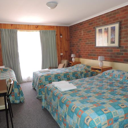 Tooleybuc Country Roads Motor Inn Buitenkant foto